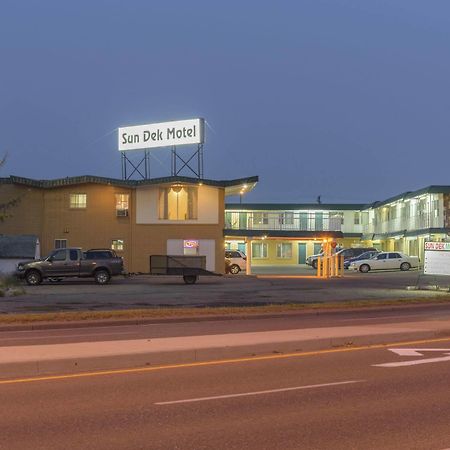 Sun-Dek Motel เมดิซีนแฮท ภายนอก รูปภาพ