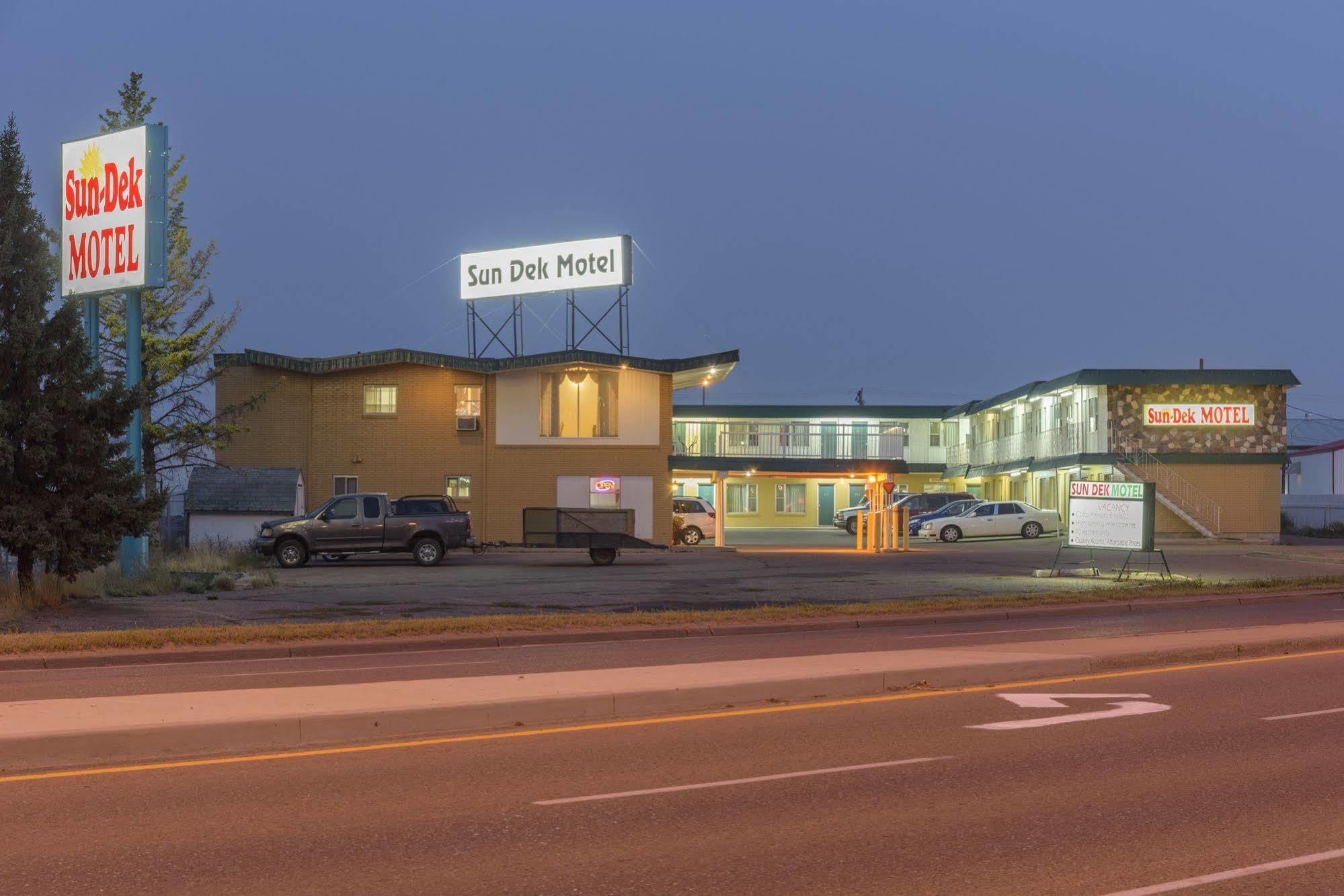 Sun-Dek Motel เมดิซีนแฮท ภายนอก รูปภาพ