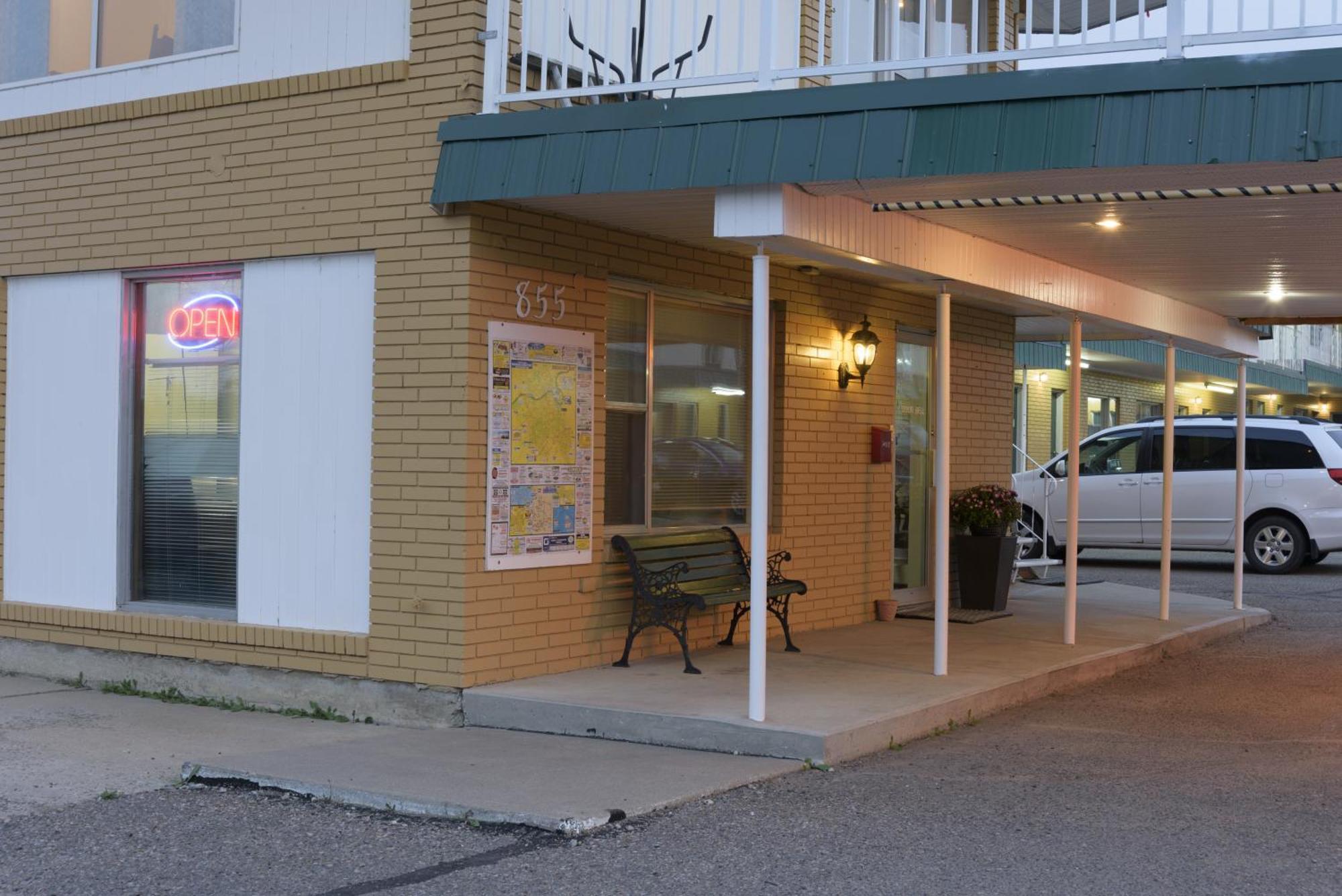 Sun-Dek Motel เมดิซีนแฮท ภายนอก รูปภาพ